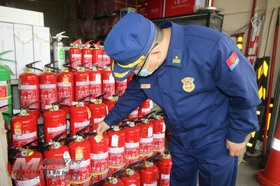綿陽消防深入轄區消防產品銷售點開展消防產品監管工作